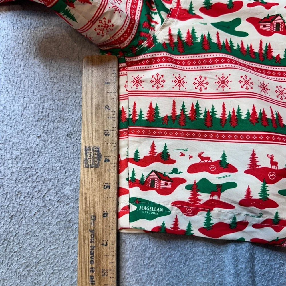 Magellan Shorts Mens‎ M Red Fish Gear Holiday Cabin Pine Tree Water Repellent